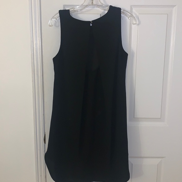 Black dress - Picture 2 of 5